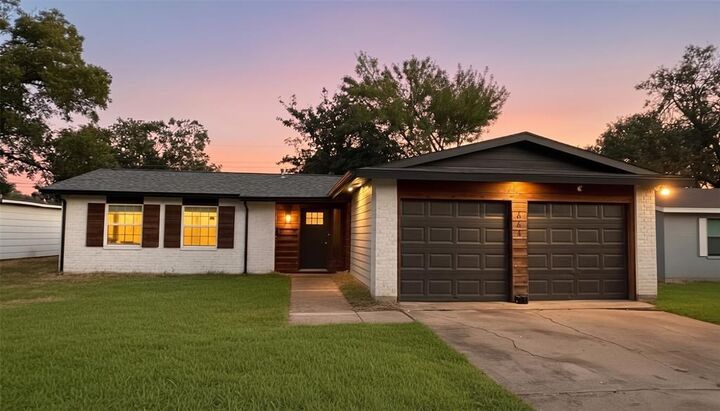 Property Photo:  441 Melrose Drive  TX 75080 