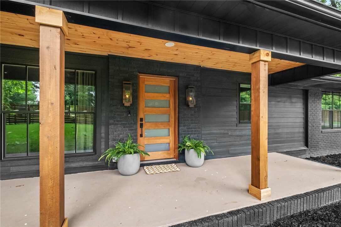 Property Photo:  1286 S Curtis Avenue  AR 72751 