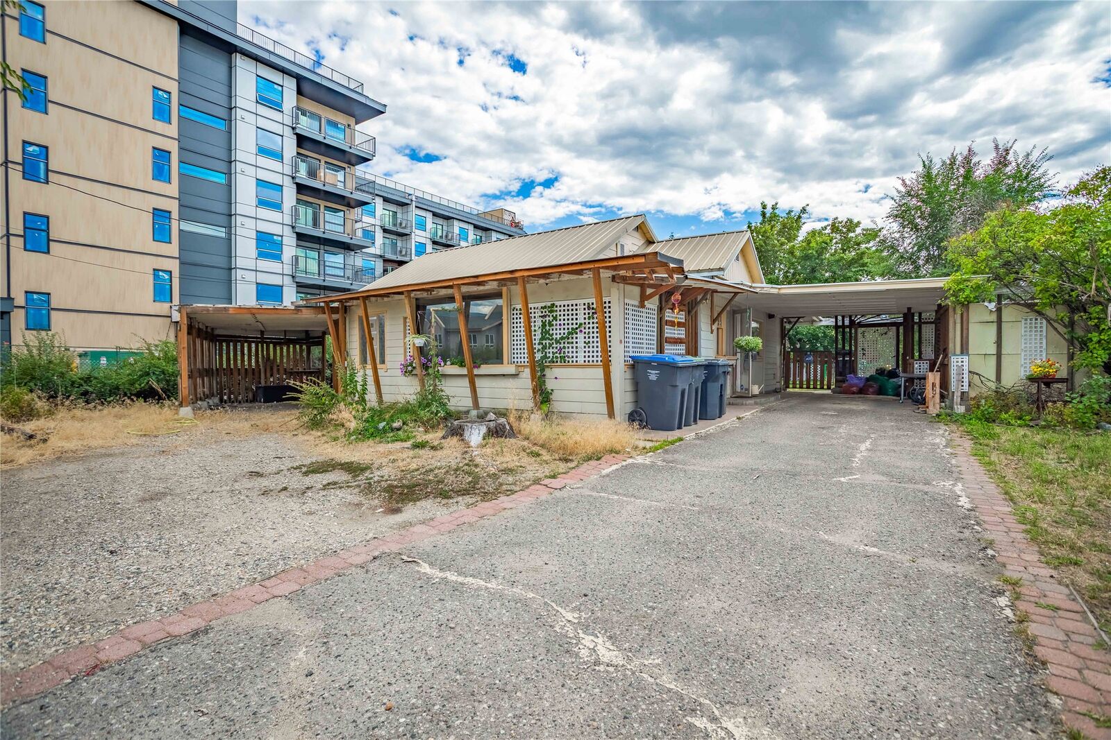 Property Photo: 425 Leathead Road BC V1X 2J3