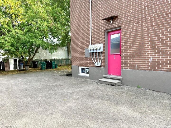 Property Photo:  62 Bond Street 1  ON N2H 4S5 
