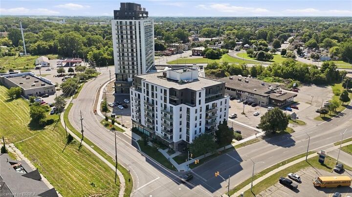 Property Photo:  7 Erie Avenue 202  ON N3S 2E7 