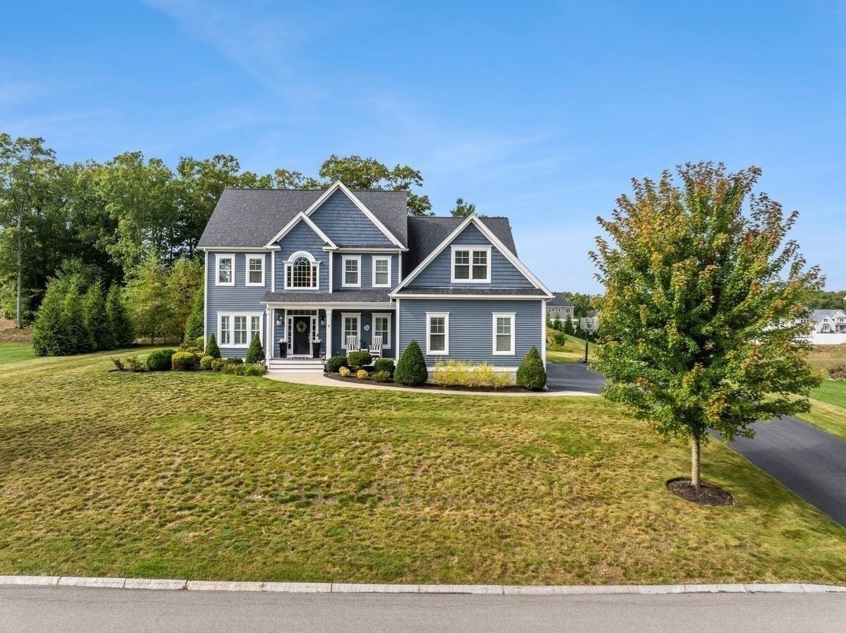 Property Photo:  4 Oxbow Dr  MA 02762 