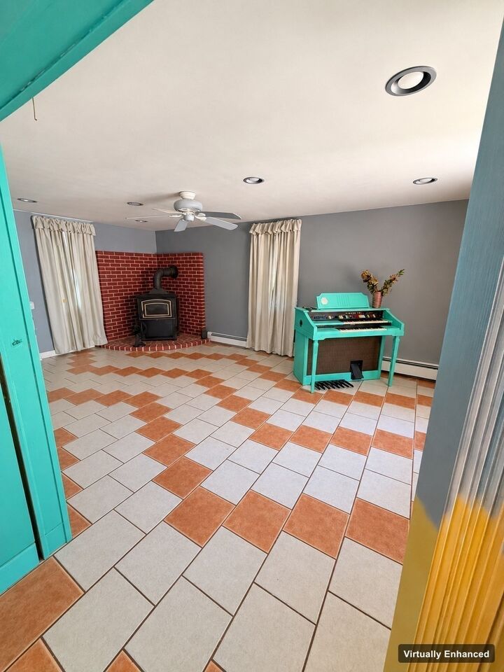 Property Photo:  7 Upton St  MA 01420 