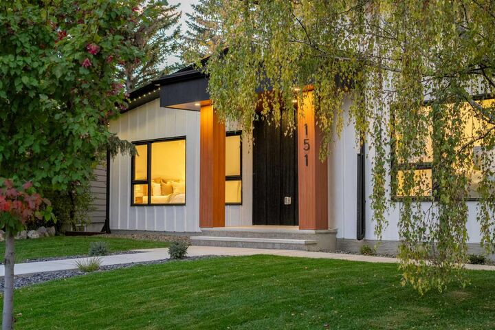 Property Photo: 151 Waterloo Drive SW AB T3C 3G4