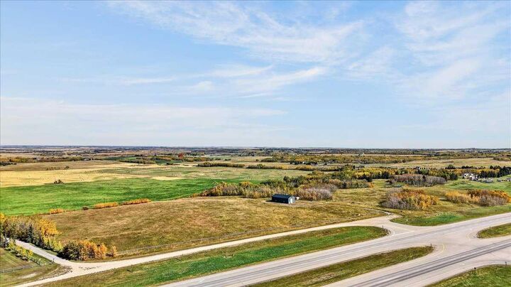 Photo de la propriété: 35254 Highway 1A AB T4C 2K1