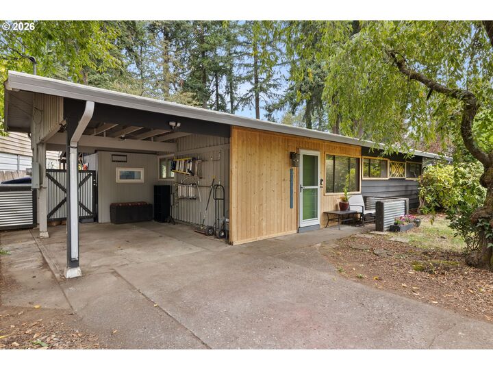 Property Photo:  12445 NE Hassalo St  OR 97230 