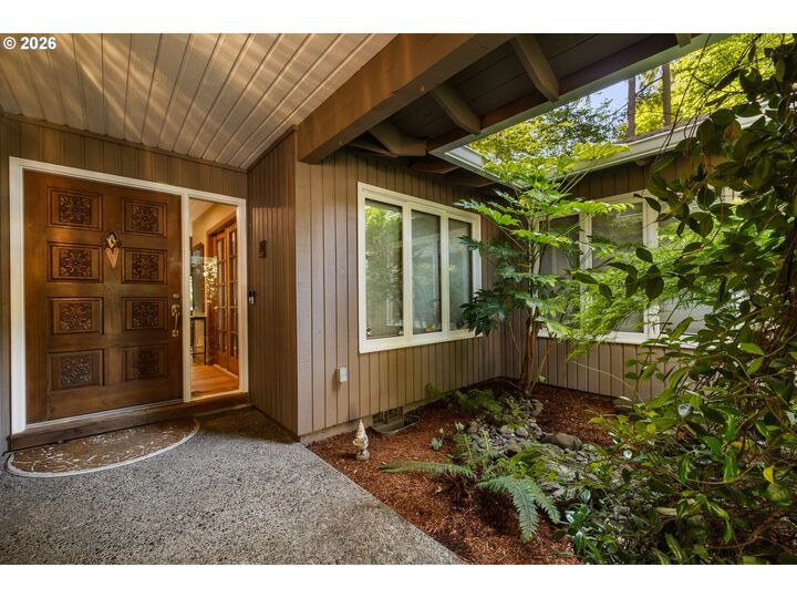 Property Photo: 17280 SW Oakenshield Ct OR 97224