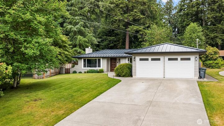 Property Photo: 17529 93rd Avenue NE WA 98011