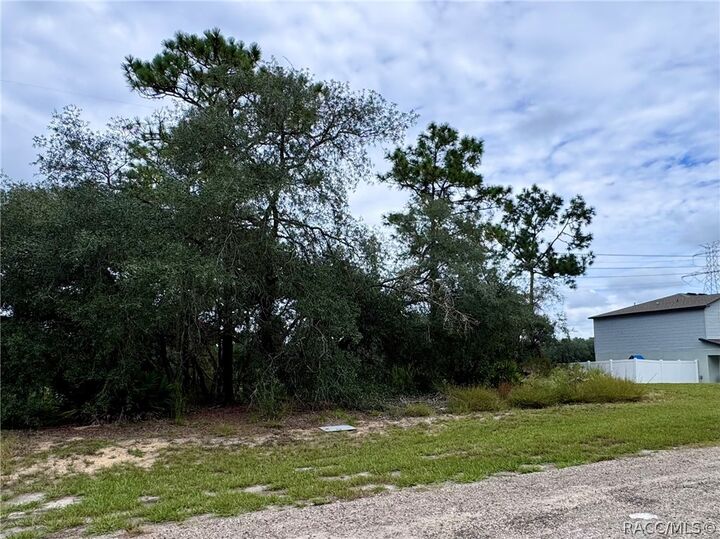 Property Photo: 1853 W Skyline Drive FL 34434