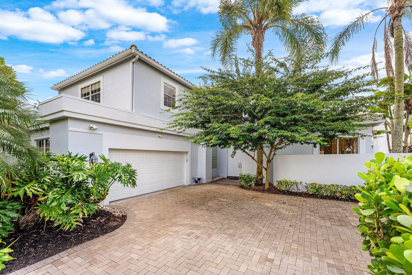Property Photo:  5863 Waterford  FL 33496 
