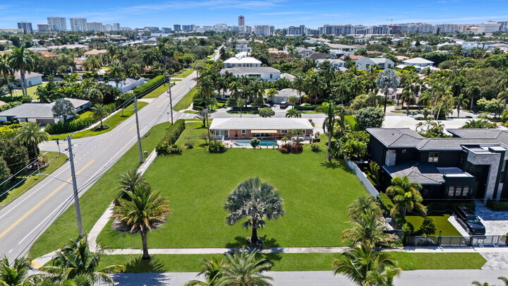 Property Photo:  498 NE 10th Street  FL 33432 