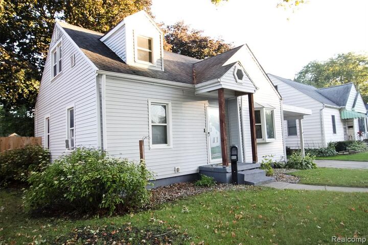 Property Photo:  1521 Mulberry Lane  MI 48507 