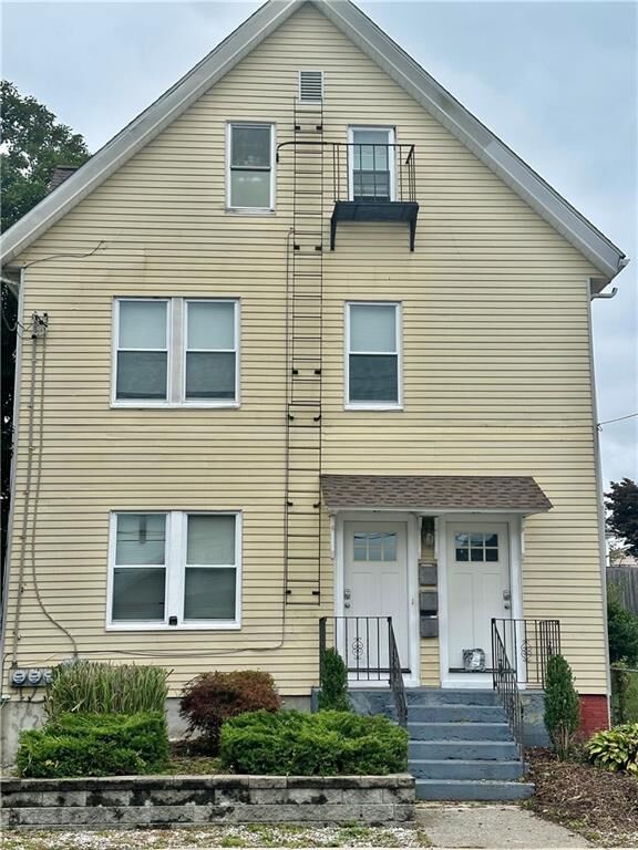 Property Photo:  25 10th Street 2  RI 02914 