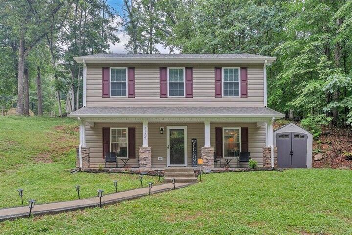 Property Photo:  2126 Brookside Ln SE  VA 24014 