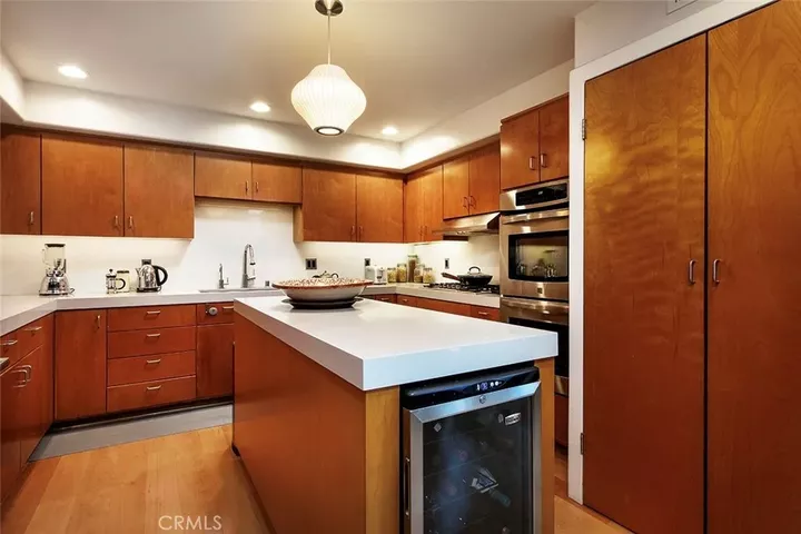 Property Photo:  406 Brooks Avenue  CA 90291 