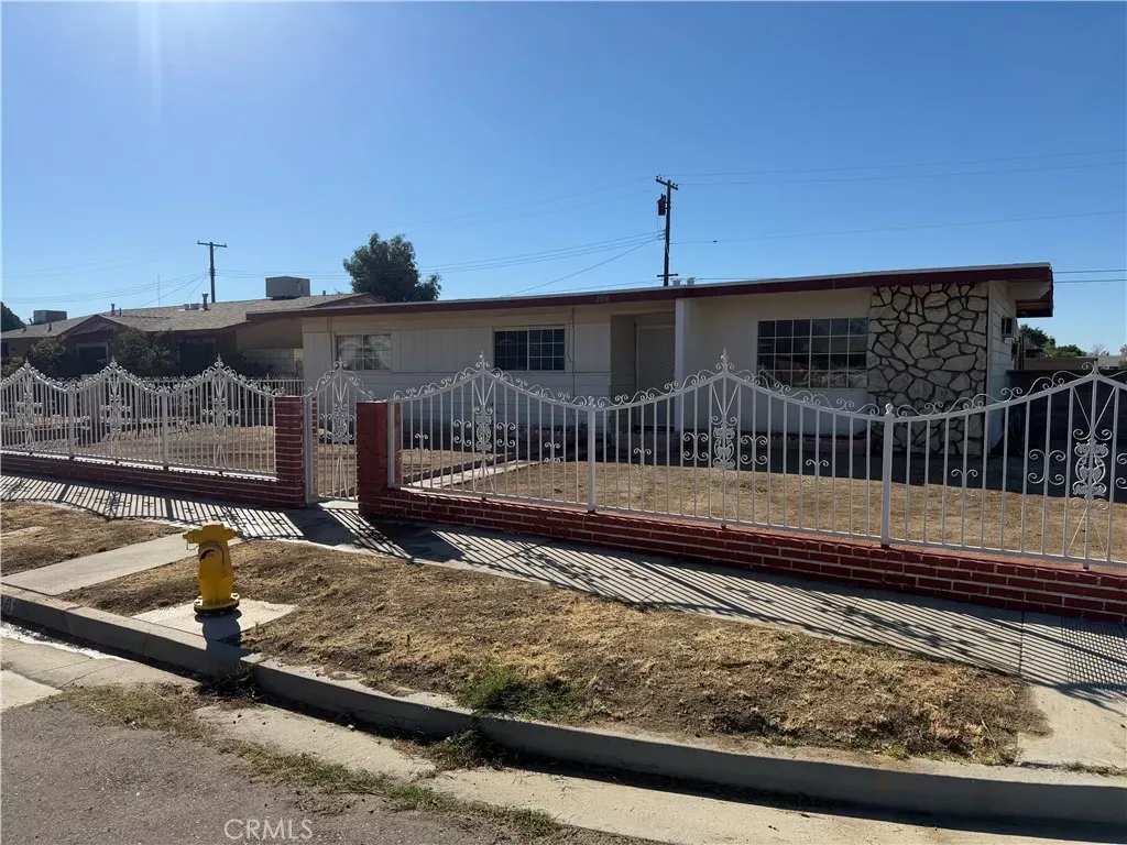 Property Photo: 2090 Orange Street CA 93560