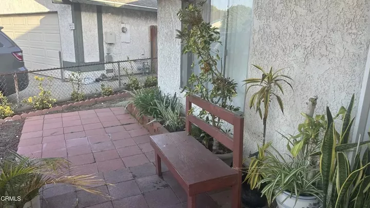 Property Photo:  120 Clark Court  CA 93033 