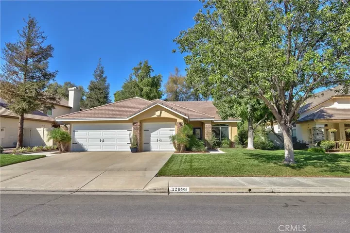 Property Photo:  32098 Camino Seneco  CA 92592 