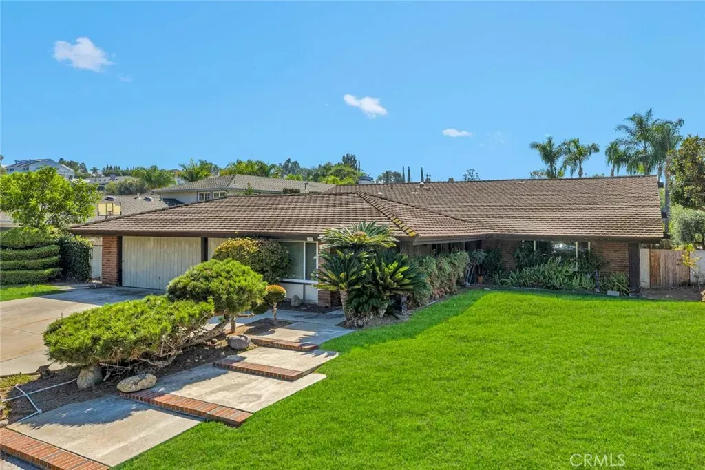 Property Photo:  9472 Henderson Way  CA 92861 