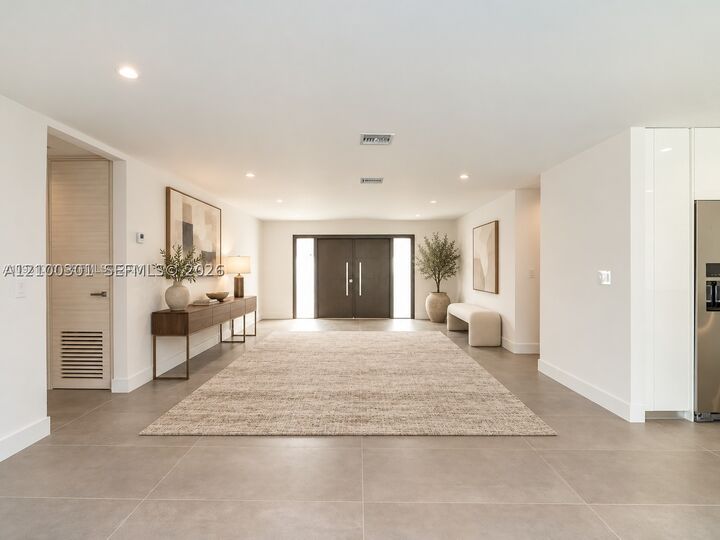 Property Photo:  2025 Keystone Blvd  FL 33181 