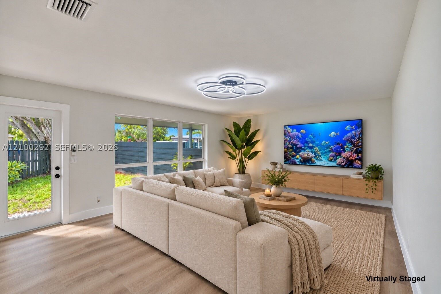 Property Photo:  2201 NE 15th Ave 2201  FL 33305 