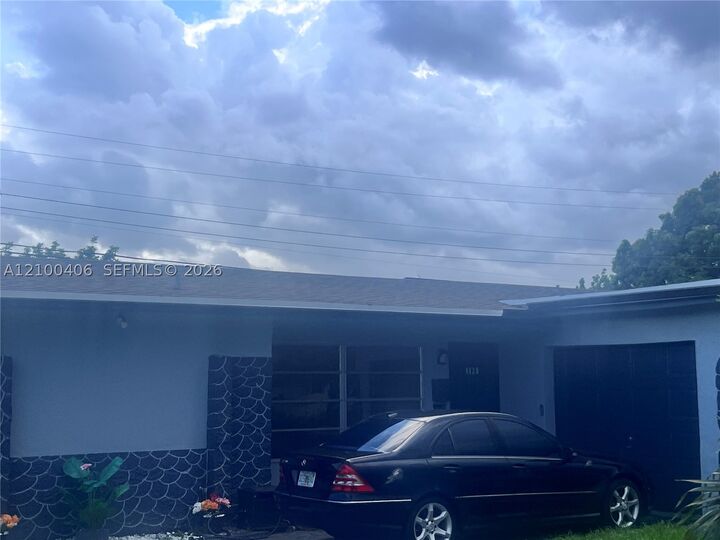 Property Photo:  4420 NW 25th Pl  FL 33313 