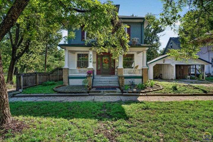 Property Photo: 726 SW Buchanan St KS 66606
