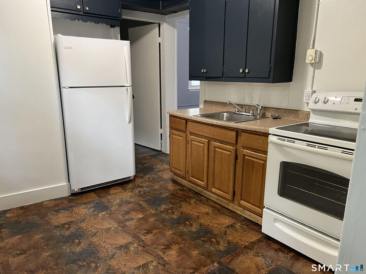 Property Photo:  98 Spencer Street 3N  CT 06098 