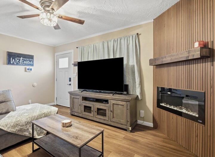 Property Photo:  1728 N Oak Grove Avenue  MO 65803 