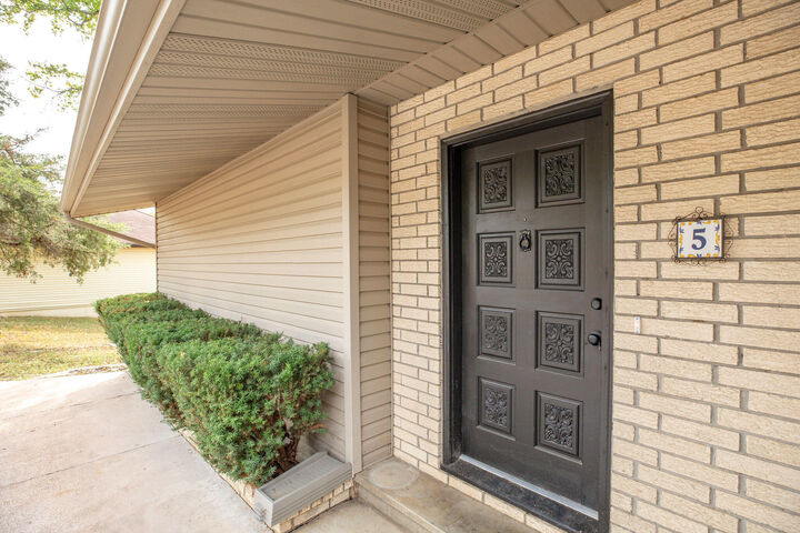 Property Photo: 5 Woodland Avenue MO 65686