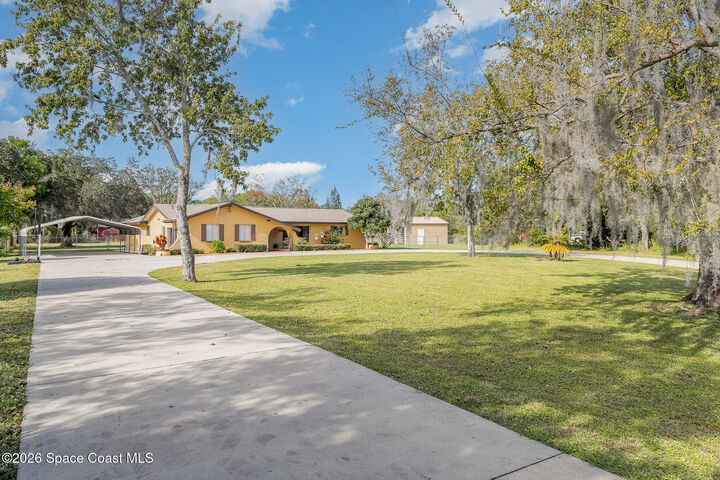 Property Photo: 2721 Sullivan Court FL 32926