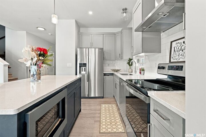 Property Photo:  348 Pepper Place  SK S7V 1S7 