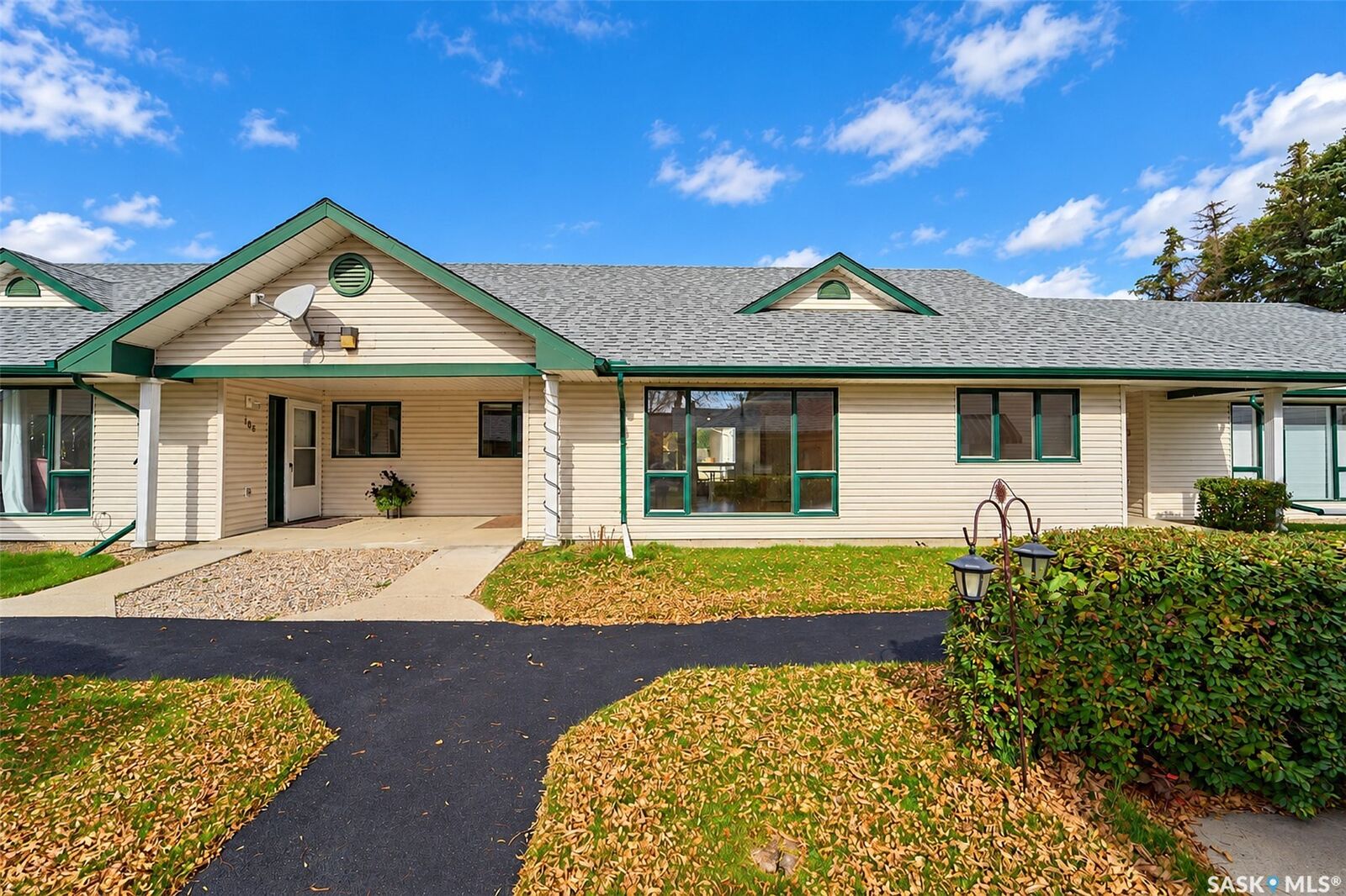 Property Photo:  111 2nd Avenue E 107  SK S0L 2V0 
