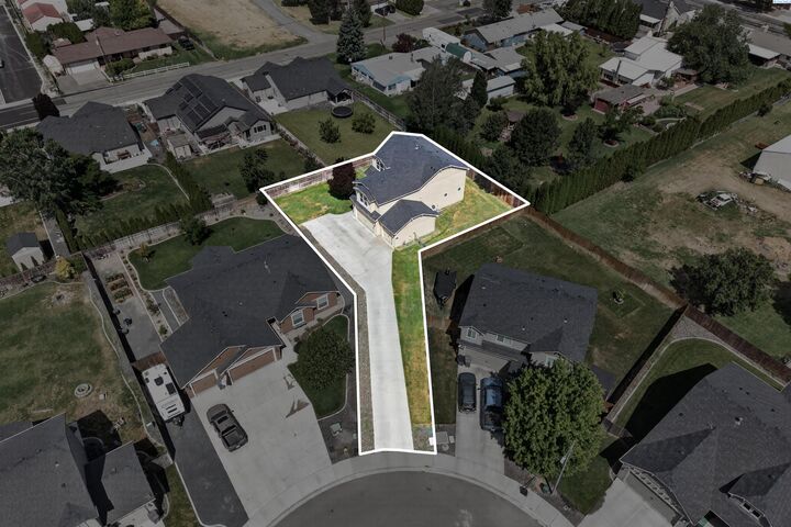 Property Photo:  2822 S Hartford Pl  WA 99337 
