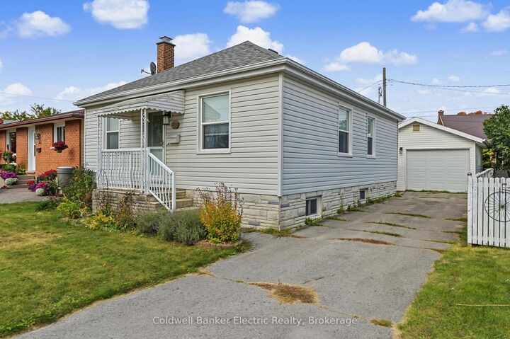 Property Photo:  440 Howden Street  ON K9J 4B3 