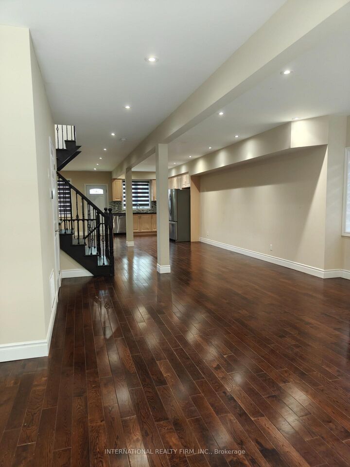 Property Photo:  86 Patterson Avenue  ON M1L 3Y4 