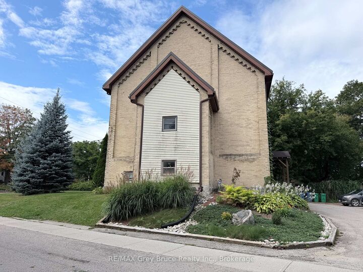 Property Photo:  108 Queen Street N Unit 5  ON N0G 1R0 