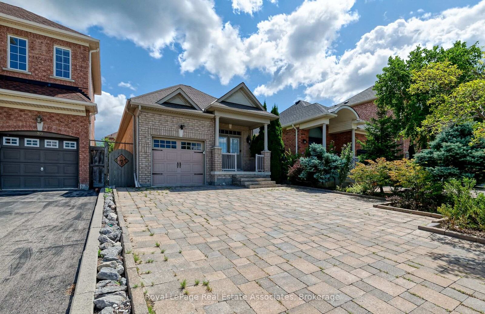 Property Photo:  41 Greenview Circle Lower  ON L6A 0B5 