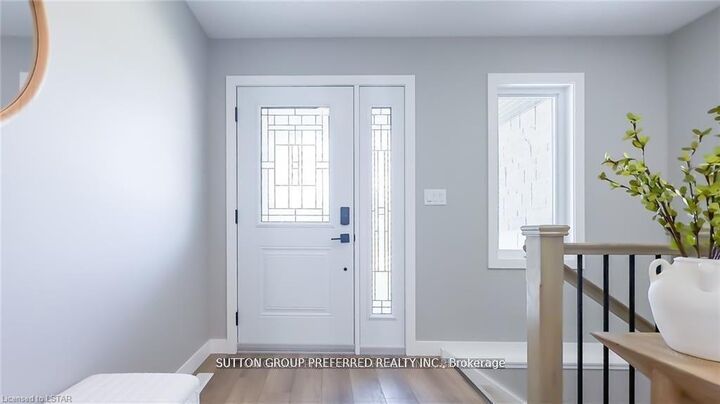 Property Photo:  230 Beech Street  ON N0M 1L0 