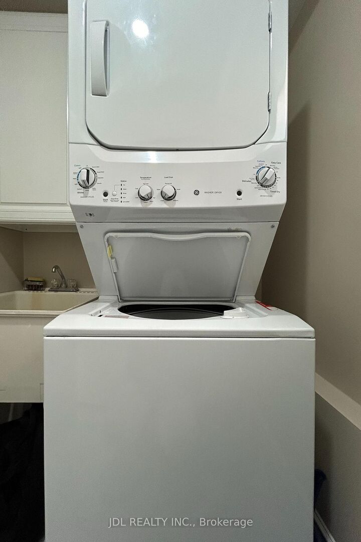 Property Photo:  62 Banstock Dr Drive Suite Aa Main Floor  ON M2K 2H6 