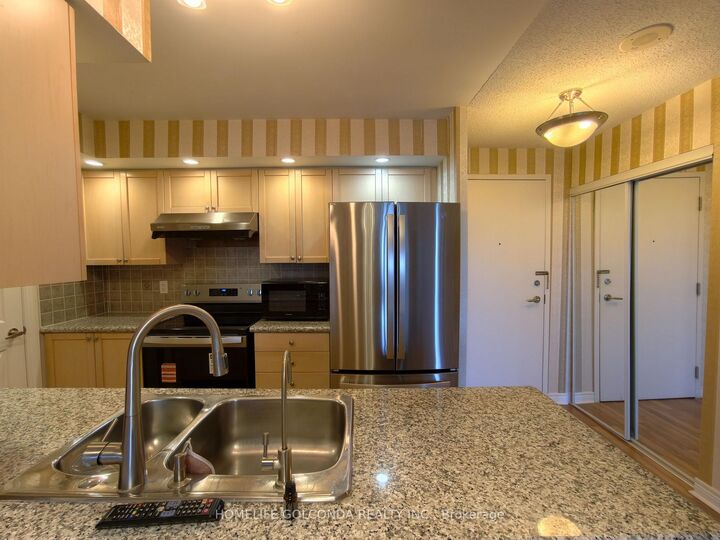 Property Photo:  33 Cox Boulevard 720  ON L3R 8A6 