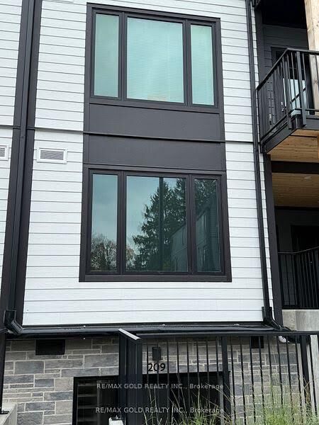 Property Photo:  708 Woolwich Street 210  ON N1H 7G6 
