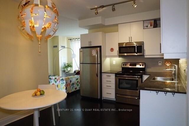 Property Photo:  17 Kenaston Gardens 603  ON M2K 0B9 