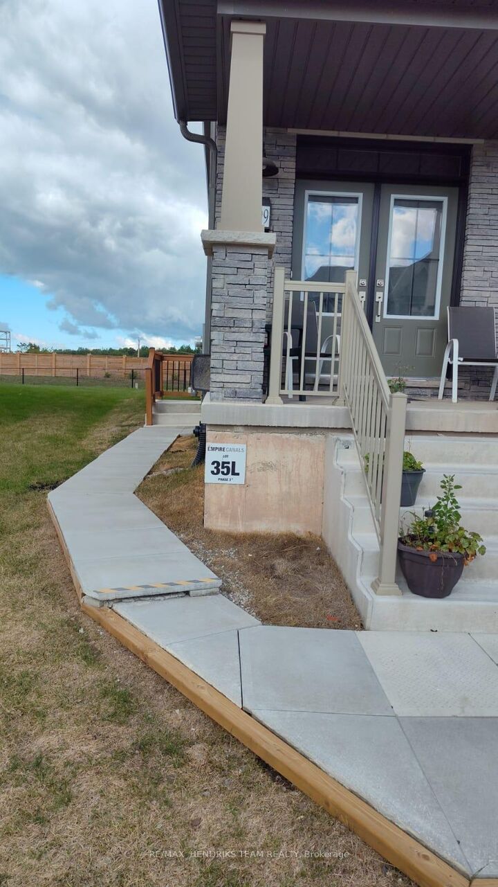 Property Photo:  199 Port Crescent E Basement  ON L3B 0N2 