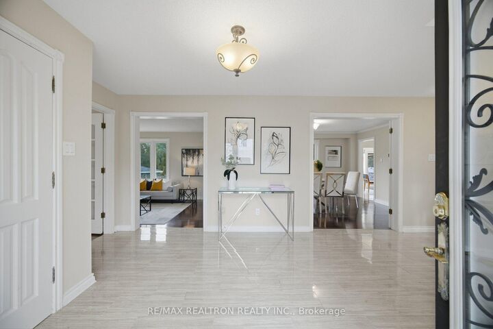 Photo de la propriété:  80 East Humber Drive  ON L7B 1B6 