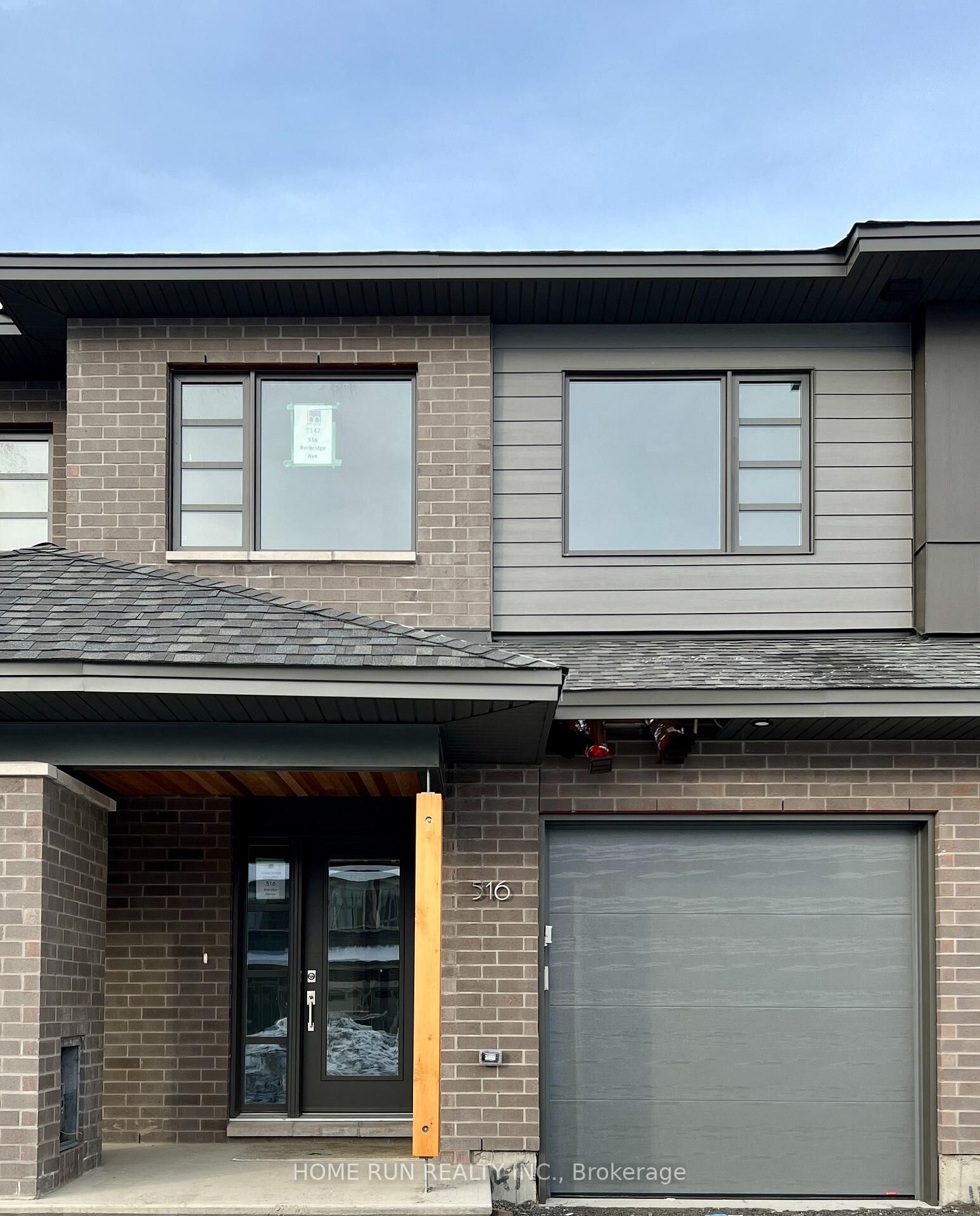 Property Photo:  516 Borbridge Avenue  ON K4M 0H9 