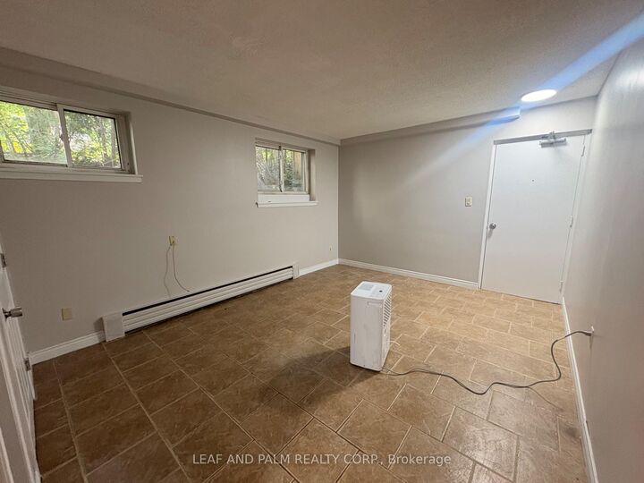 Property Photo:  366 Penn Avenue  ON L3Y 2S9 