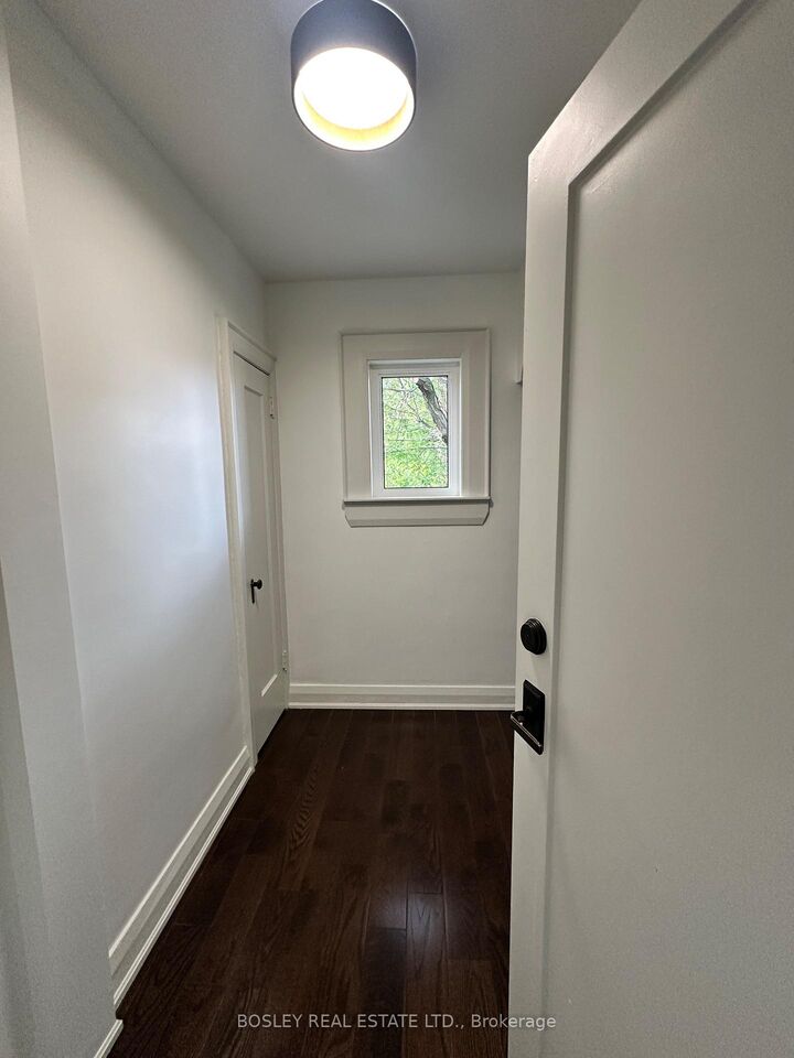 Property Photo:  229 Manor Road E 2  ON M4S 1R9 
