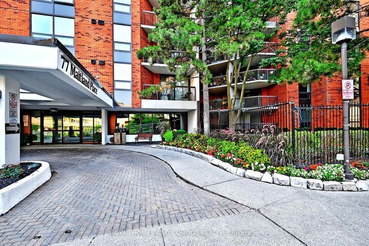 Property Photo:  77 Maitland Place 220  ON M4Y 2V6 