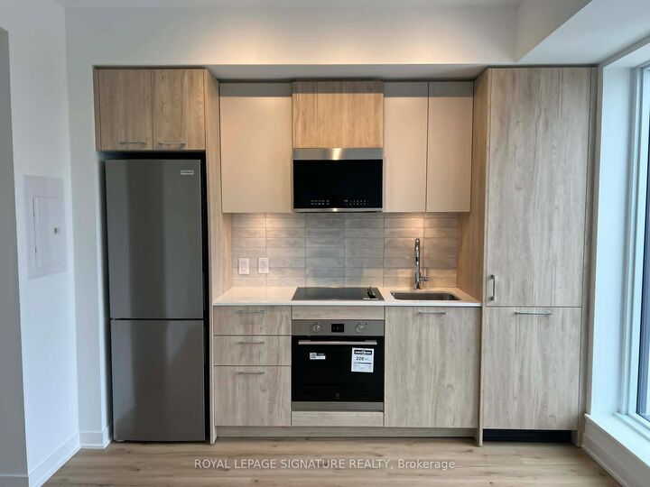 Property Photo:  10 Oak St Street 2310  ON M5A 0Z1 